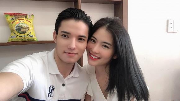 Chị gái Nam Em và bạn trai model bị nghi chia tay dù đã đính hôn-3