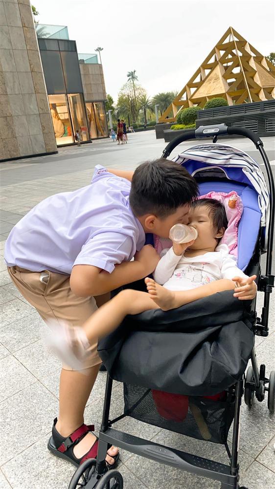 Lê Phương khoe niềm hạnh phúc khi 2 con biết yêu thương nhau-9