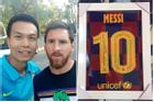 Bán áo Barcelona có chữ ký Messi để ủng hộ miền Trung