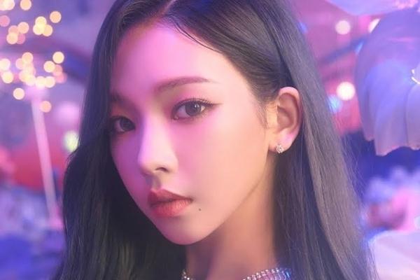 Thành viên nhóm nhạc nữ mới của SM bị tố thẩm mỹ, đời tư sớm thác loạn-11