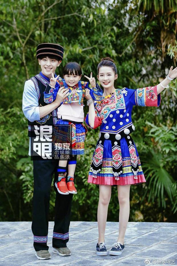 Xôn xao Weibo: Đặng Luân - Lý Thấm thừa nhận hẹn hò bằng hành động tình tứ, lời úp mở và ảnh paparazzi bị đào lại?-5