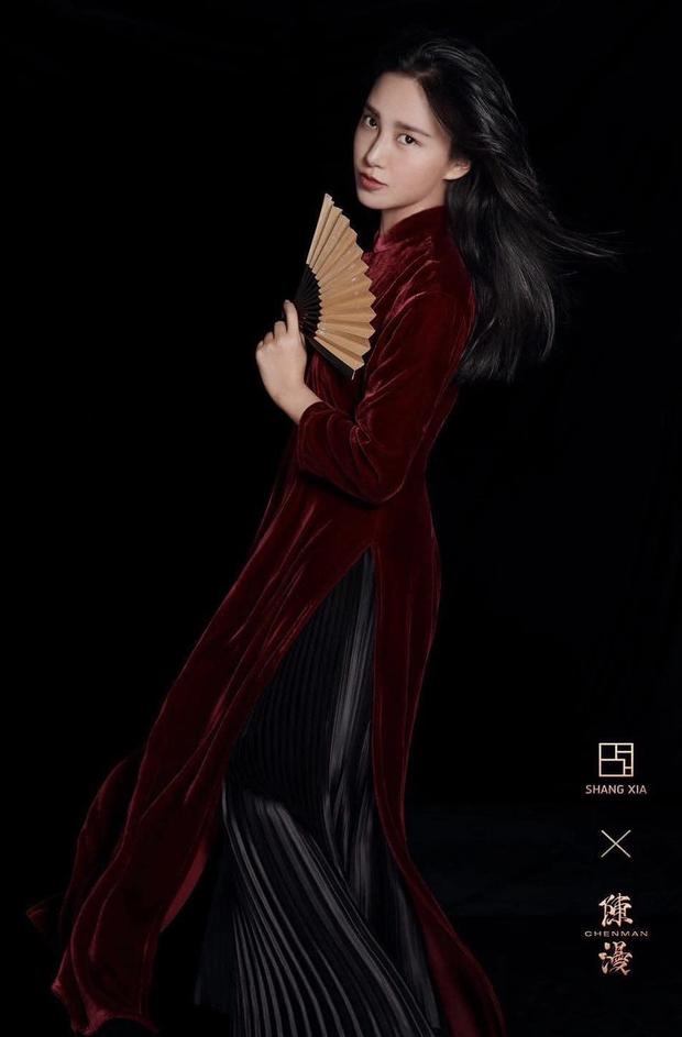 Nhiếp ảnh gia Trung Quốc ngang nhiên biến áo dài Việt Nam thành thiết kế của mình-2