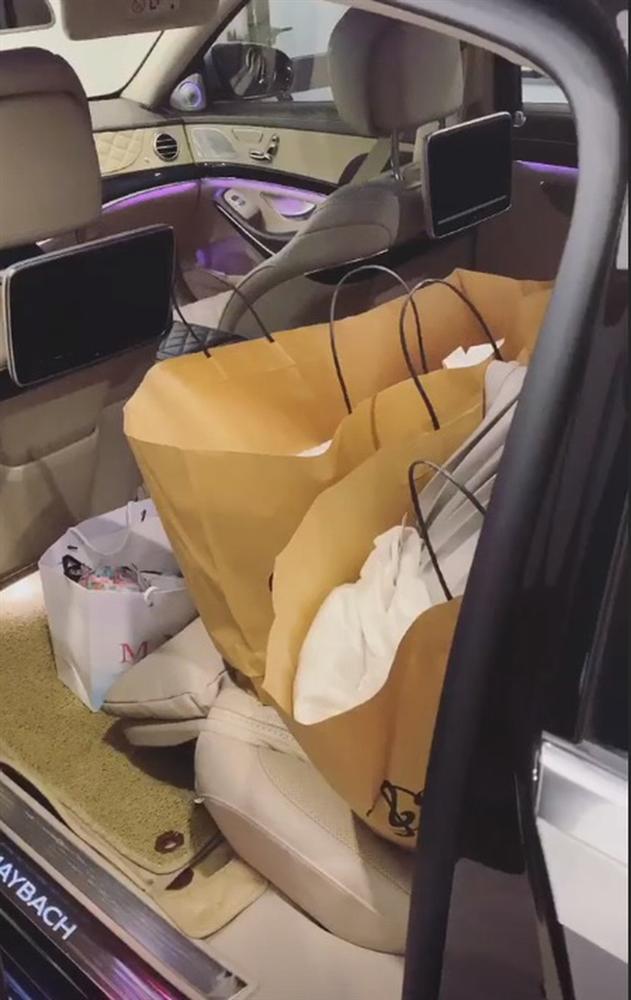 Ngọc Trinh shopping không nhìn giá: Quẹt bill 38 triệu chỉ cần 1 tích tắc-4