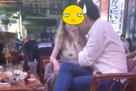 Vợ quản lý Hoài Lâm nói gì sau tuyên bố 'không ai có quyền giật tóc người khác giữa đường' của hot TikToker?