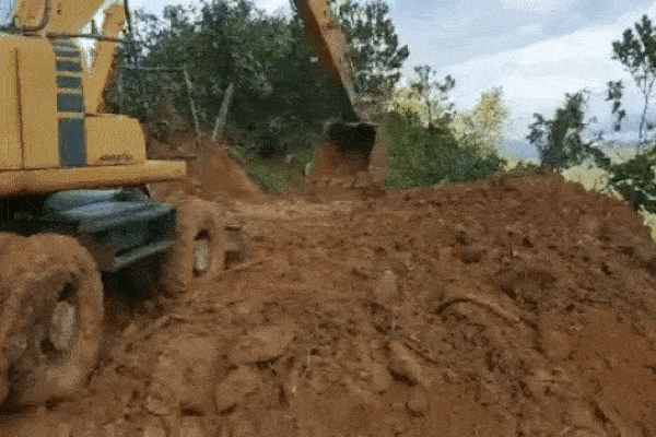 Tiếp tục lở núi ở Quảng Nam, 11 người bị vùi lấp, đã tìm thấy 3 thi thể-4