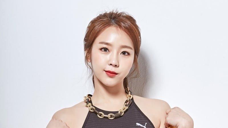 Ngay sau đó cái tên Yewon bị gạch ra khỏi rất nhiều chương trình, công ty quản lý phải chính thức lễ tiếng xin lỗi, đồng thời Yewon phải chịu chỉ trích và tạm dừng sự nghiệp suốt một thời gian dài.