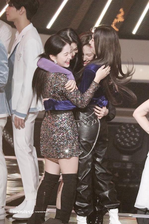 Fan Red Velvet sống chết bảo vệ Irene trước cơn bão bị đòi đuổi khỏi nhóm-8