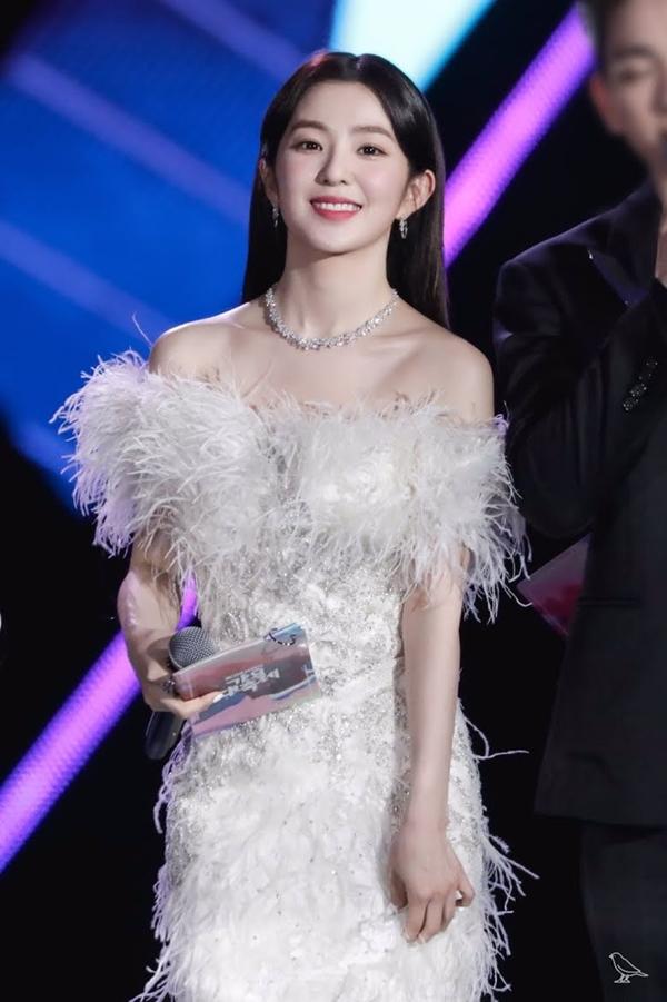 Fan Red Velvet sống chết bảo vệ Irene trước cơn bão bị đòi đuổi khỏi nhóm-5