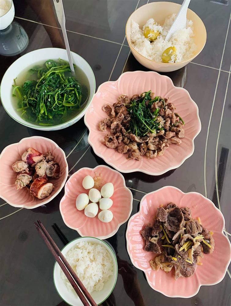 Cuộc sống Vân Hugo trong 3 tháng đầu vào Sài Gòn cùng chồng sắp cưới-9