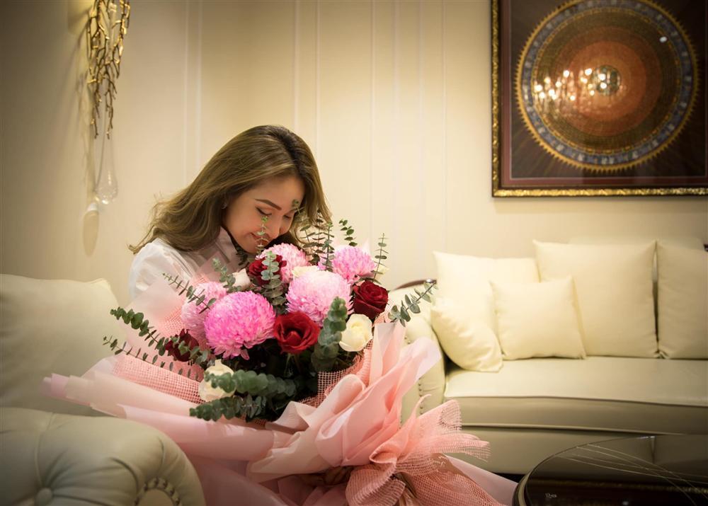 Cuộc sống Vân Hugo trong 3 tháng đầu vào Sài Gòn cùng chồng sắp cưới-2