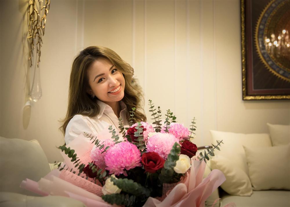 Cuộc sống Vân Hugo trong 3 tháng đầu vào Sài Gòn cùng chồng sắp cưới-1