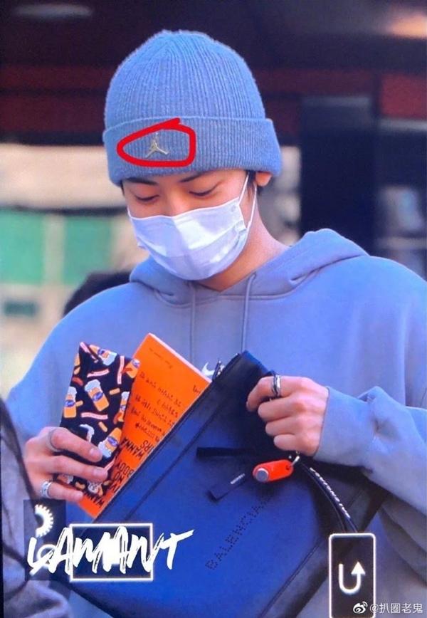 Fan Trung trổ tài thám tử minh oan Chanyeol EXO không bắt cá trăm tay-3