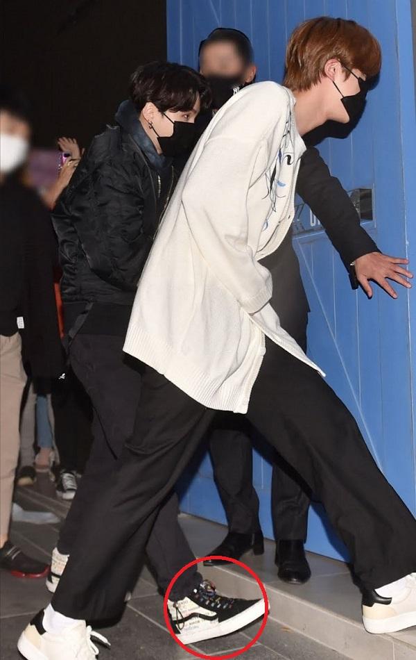 Suga BTS được fan quốc tế khen lấy khen để chỉ nhờ 1 hành động bé tí-3