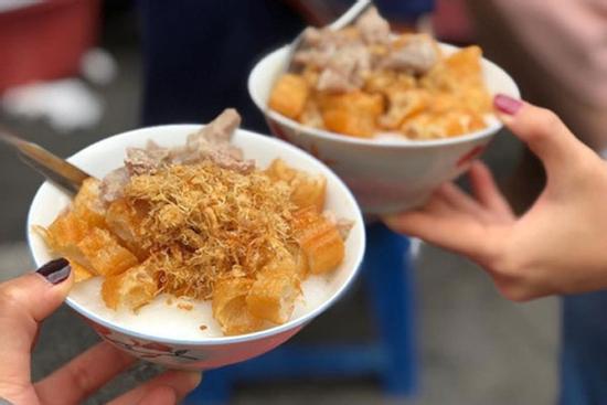 Nhâm nhi cháo nóng trong ngày đông ở Hà Nội