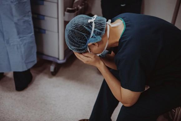 Loạt ảnh hiếm hoi Đông Nhi trong phòng sinh, hé lộ dung mạo con gái-10