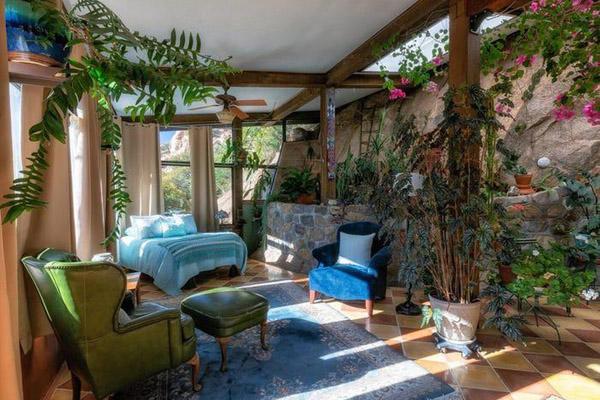 Hang động hình thành từ thời đại khủng long-1