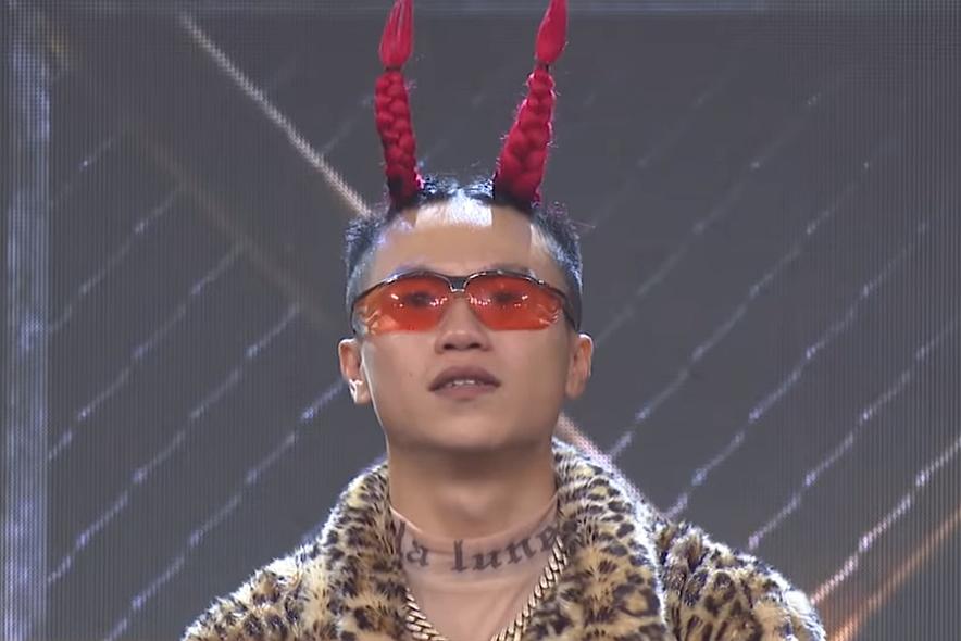 Wowy quỳ lạy Suboi vì cô biến thí sinh từ người thành quỷ-4