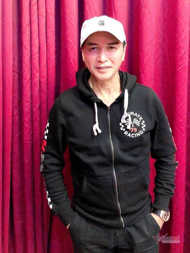 Nguyễn Hưng tuổi 63: Tôi tiêm mặt và sống hạnh phúc bên bà xã-1