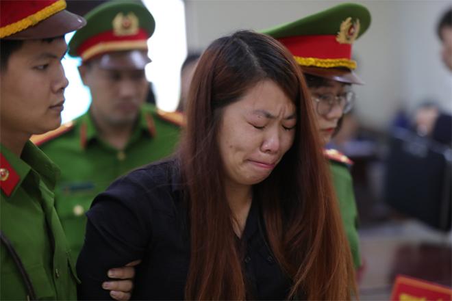 Xét xử vụ bắt cóc bé trai 2 tuổi ở Bắc Ninh: Mẹ mìn khóc nức nở khi bị tuyên án 5 năm tù-2