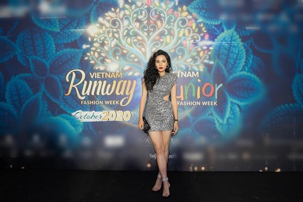 THẢM ĐỎ: Lệ Quyên tái xuất sau tin đồn ly hôn-6