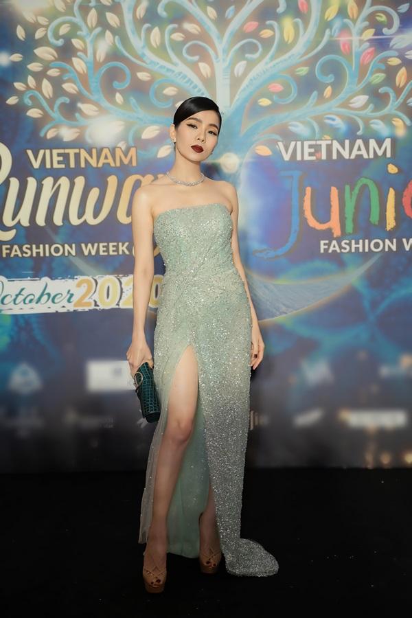 THẢM ĐỎ: Lệ Quyên tái xuất sau tin đồn ly hôn-1