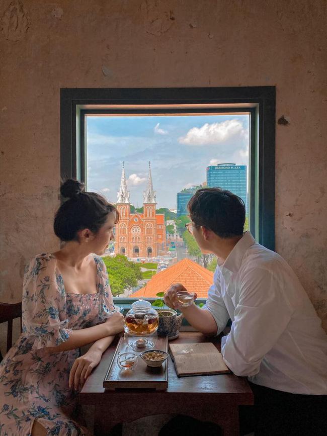 Quy định khắt khe của quán cà phê có ô cửa sổ hot nhất Sài Gòn-1