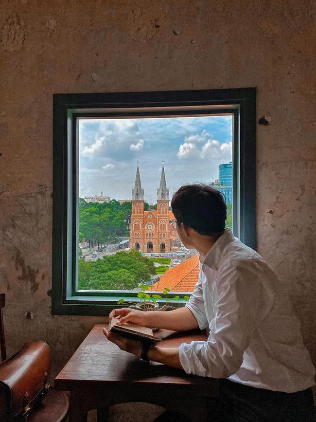 Quy định khắt khe của quán cà phê có ô cửa sổ hot nhất Sài Gòn-2