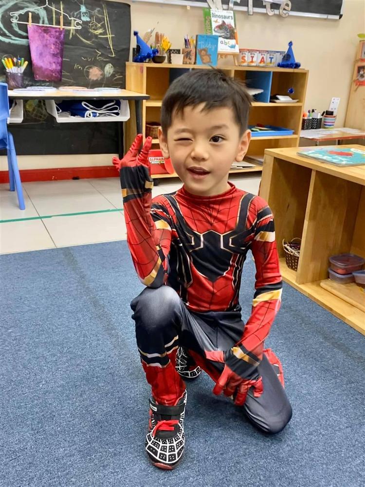 Trà My Idol hoá trang Halloween cho 2 quý tử nhìn cưng muốn xỉu lên xỉu xuống-7