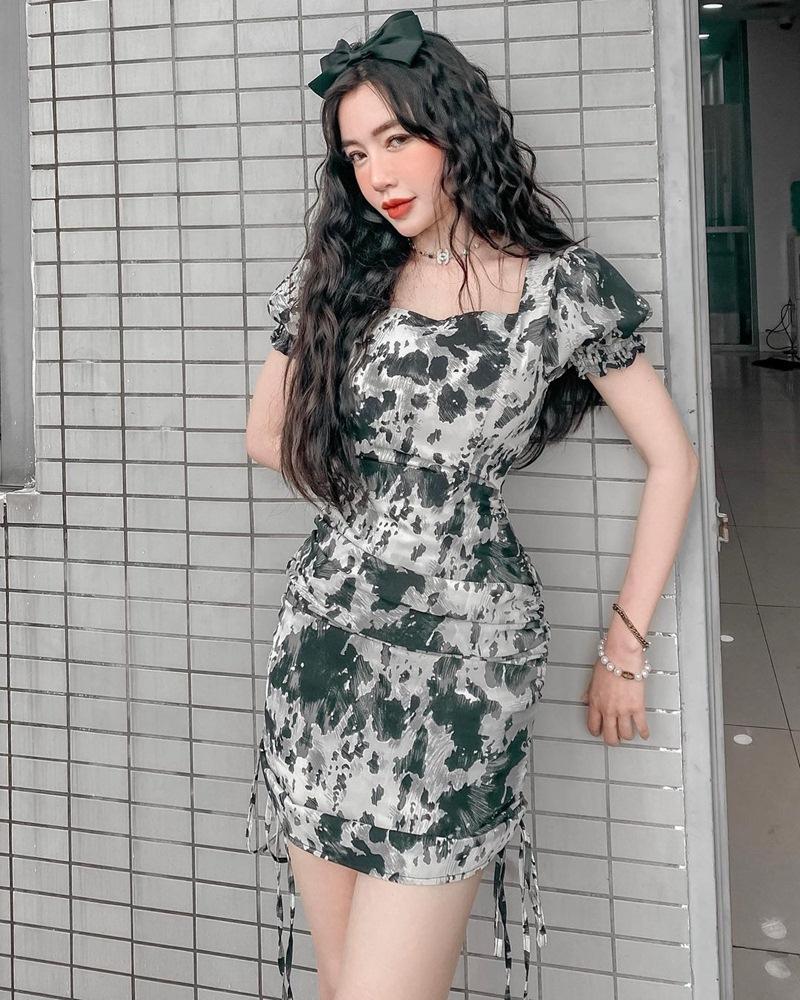 Lệ Quyên cắt tóc ngắn sau ly hôn - Thanh Hằng mix đồ check-in Dallas-4