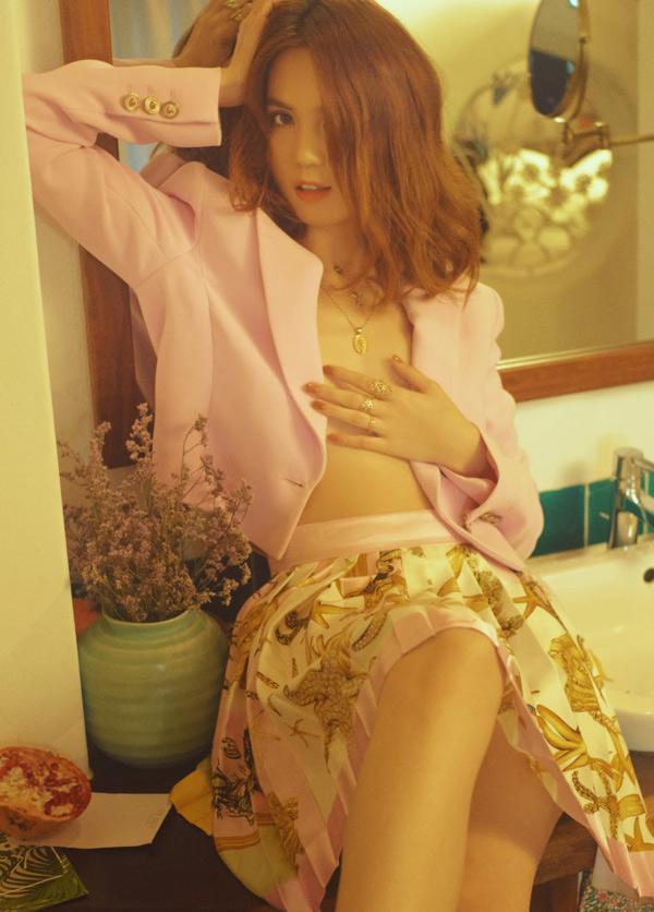 Nữ hoàng nội y lộ ảnh nóng hớ hênh lúc say xỉn?-7