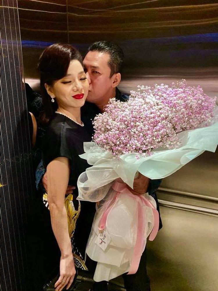 Khoảnh khắc tình bể bình của Lệ Quyên - Đức Huy cạnh tháp Eiffel trước khi ly hôn-10