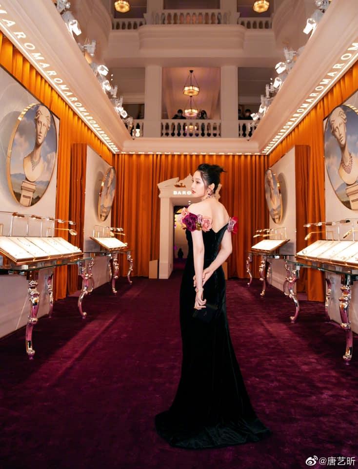 Triệu Lệ Dĩnh và những mỹ nhân thăng hạng nhan sắc sau sinh-12