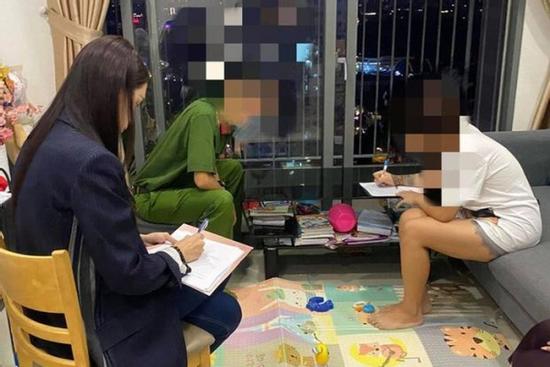 Luật sư chia sẻ quanh bức ảnh Hương Giang mời công an đến nhà antifan