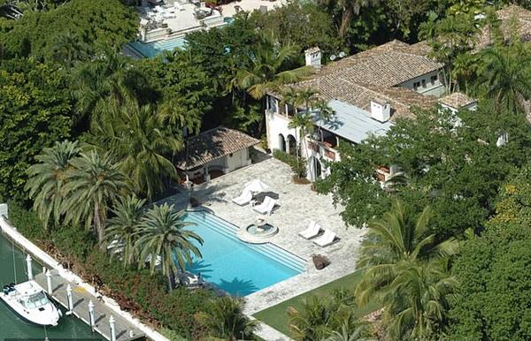 Vợ Phil Collins ngoại tình 14 tháng với trai bao-3