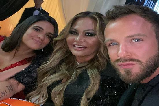 Vợ Phil Collins ngoại tình 14 tháng với trai bao