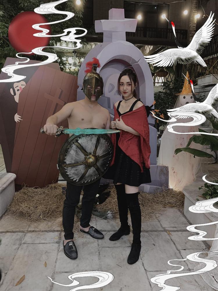 Á hậu Trà My - Thanh Tú và 2 ông chồng đại gia chơi Halloween quá lớn-1