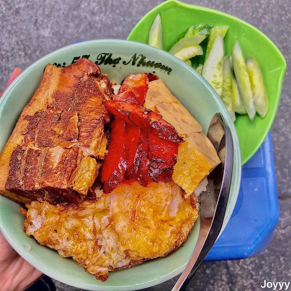 Tóc Tiên khoe bát xôi đặc sắc ở Hà Nội, team nghiện đồ nếp phát hờn-2