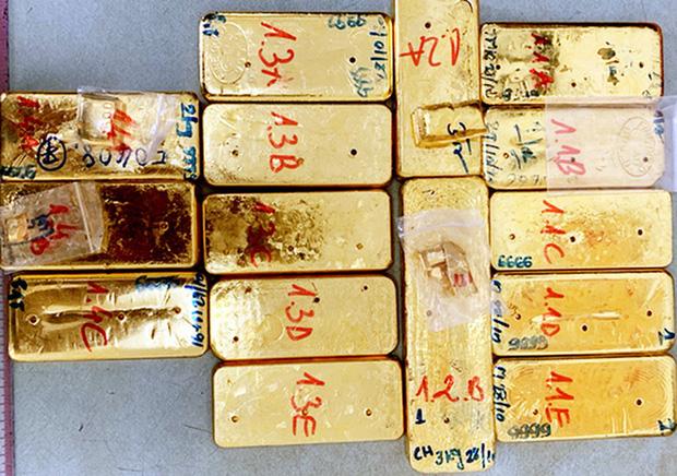 Triệt phá vụ vận chuyển 51kg vàng 9999 qua biên giới-2