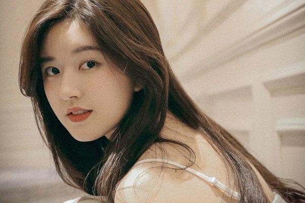 Thánh nữ xuyên không Triệu Lộ Tư bị dìm hàng lùn mẩu-15