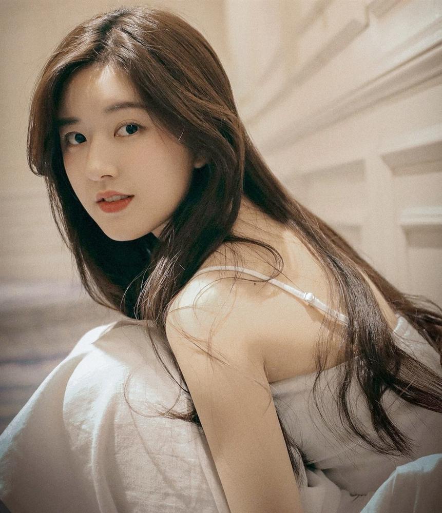 Triệu Lộ Tư - mỹ nhân nổi như cồn nhờ ké fame hàng loạt nghệ sĩ-1