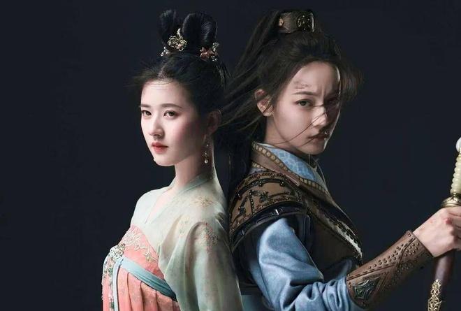 Triệu Lộ Tư - mỹ nhân nổi như cồn nhờ ké fame hàng loạt nghệ sĩ-4