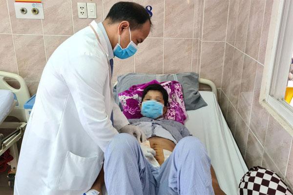 Đang ngồi mát trong công viên, cụ ông bất ngờ bị cây đè tử vong-2