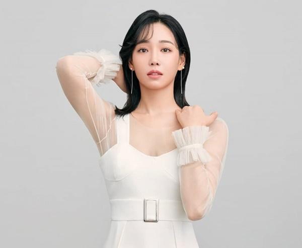 Mỹ nhân mệnh danh ‘ác nữ quốc dân’ của màn ảnh Hàn-4