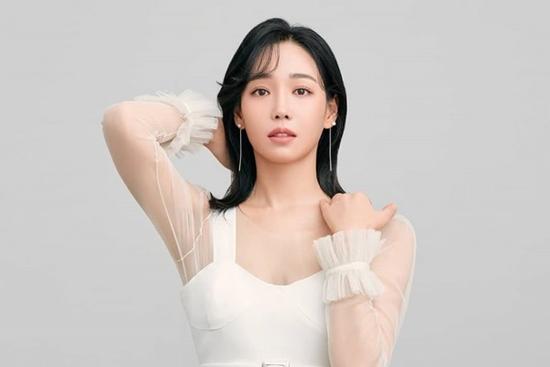 Mỹ nhân mệnh danh ‘ác nữ quốc dân’ của màn ảnh Hàn