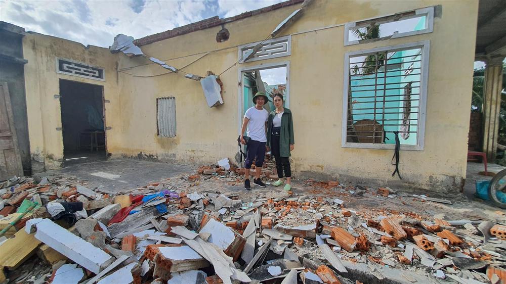 Lý Hải đăng ảnh nhà dân tan hoang sau lũ, anti-fan chê trách vì cười quá tươi-2