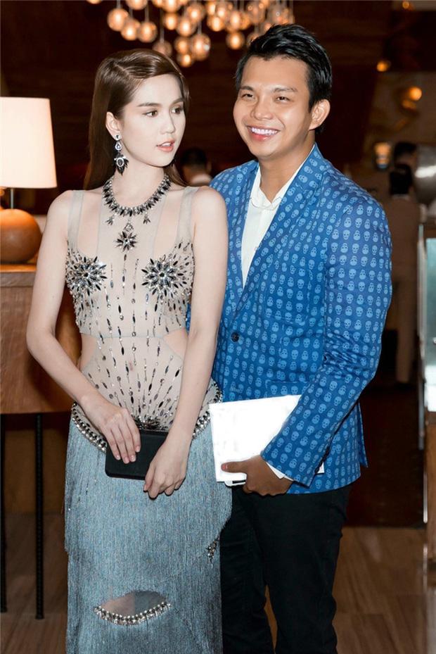 Ngọc Trinh bị netizen phản ứng với clip mặc váy ngắn, ngồi kém duyên nơi công cộng-2