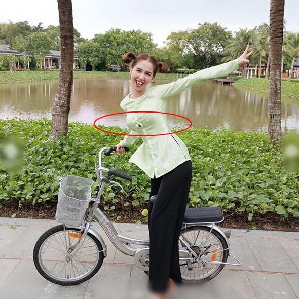 Diện áo bà ba tưởng là kín ai dè Ngọc Trinh bị soi chi tiết kém duyên-1