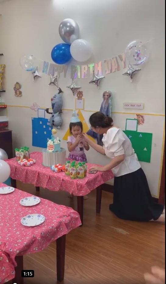 Phan Như Thảo bị mỉa mai như bà với cháu khi xuất hiện bên con gái-3