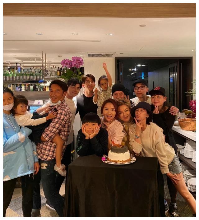 Lâm Tâm Như like ảnh Hoắc Kiến Hoa, gương vỡ lại lành sau cuộc cãi vã?-2