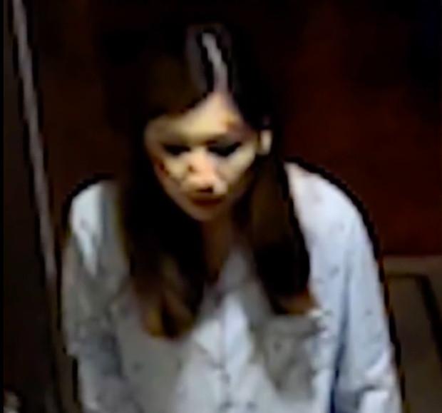 Giao hàng lúc nửa đêm, shipper mặt cắt không còn giọt máu khi khách mở cửa lấy đồ-2